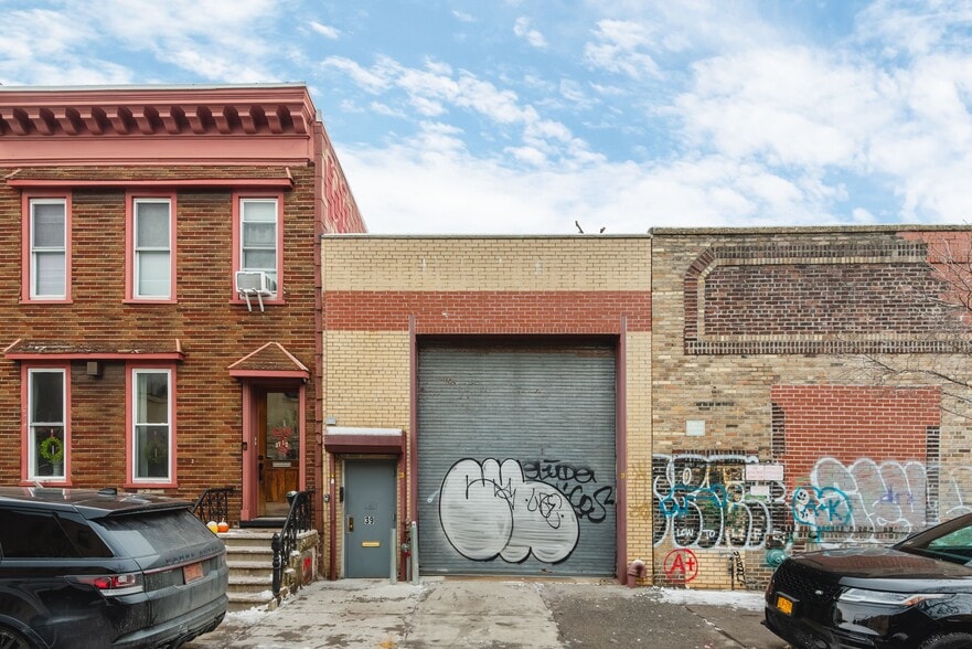 Primary Photo Of 39 Dobbin St, Brooklyn Warehouse For Sale