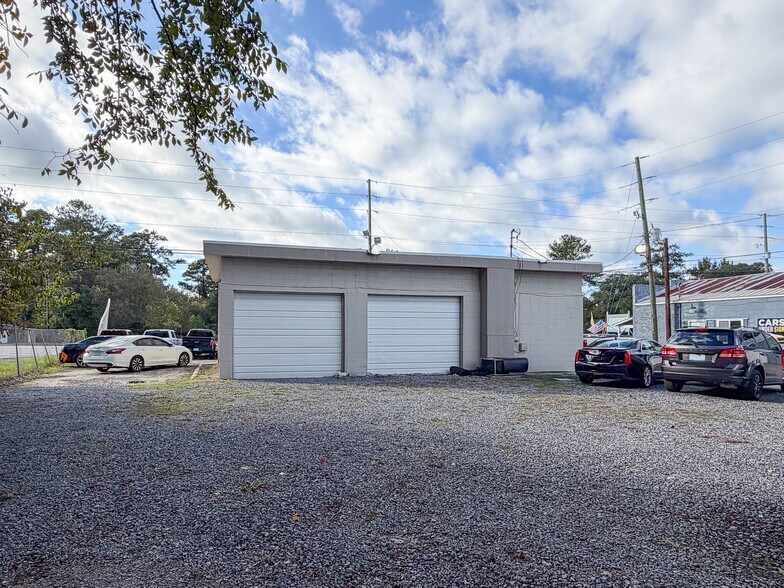 More Photos Of 1103 Bacons Bridge Rd, Summerville Unknown For Lease