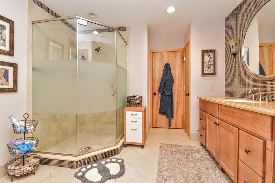 More Photos Of 455 Newark Pompton Tpke, Wayne Office Residential For Sale