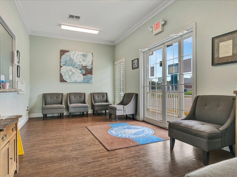 More Photos Of 203 Christie Dr, Lufkin Healthcare For Sale