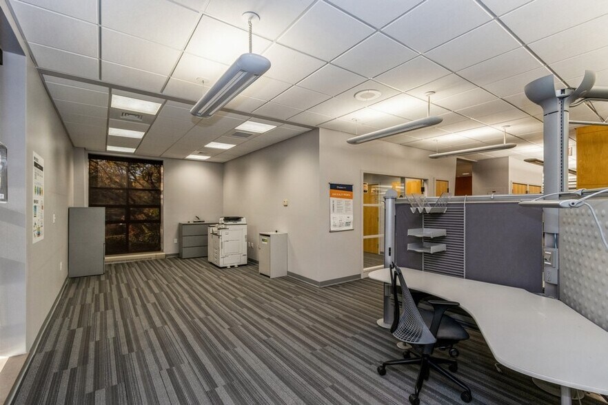 More Photos Of 2834 Northgate Dr, Iowa City Office For Lease