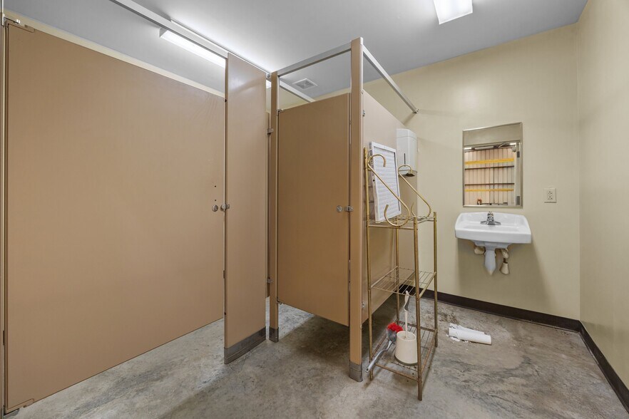 More Photos Of 1085 Old US 421, Lillington Industrial For Sale