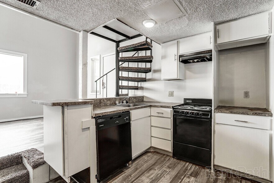 More Photos Of 3218 S 93rd East Ave, Tulsa Apartments For Sale