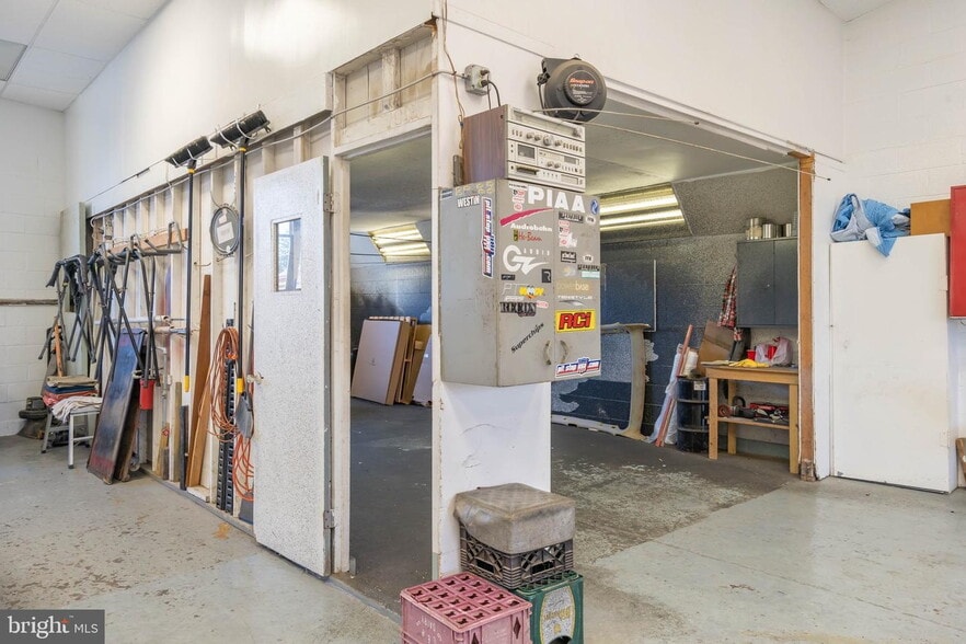 More Photos Of 112 Park Ave, Milford Flex For Sale