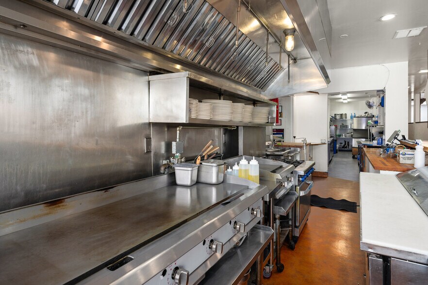 More Photos Of 110 S Pine St, Nevada City Freestanding For Lease