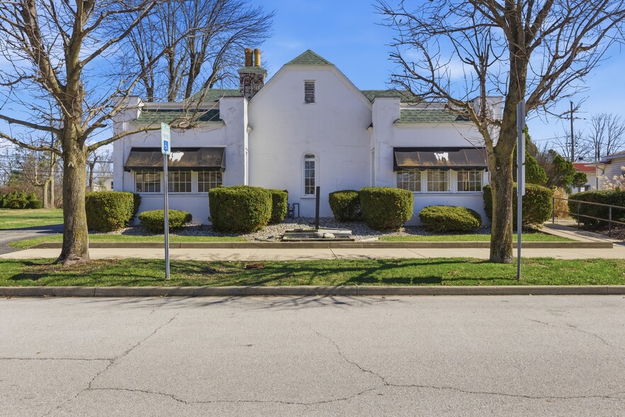 More Photos Of 1910 Virginia Ave, Connersville Healthcare For Sale
