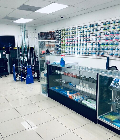More Photos Of 1200-1240 E 4th Ave, Hialeah General Retail For Sale