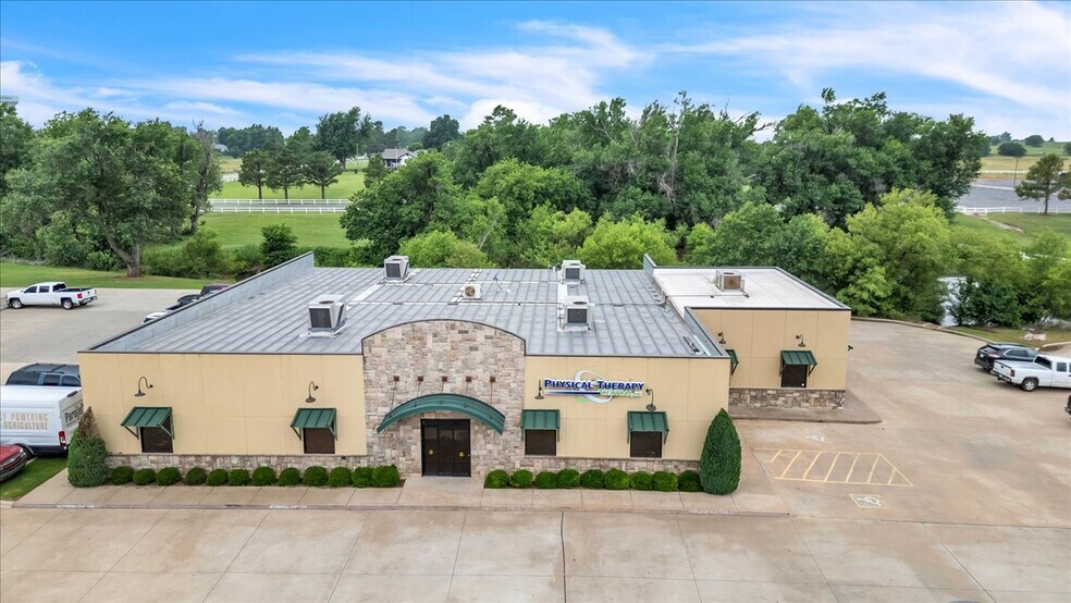 More Photos Of 304 S 29th St, Chickasha Medical For Sale