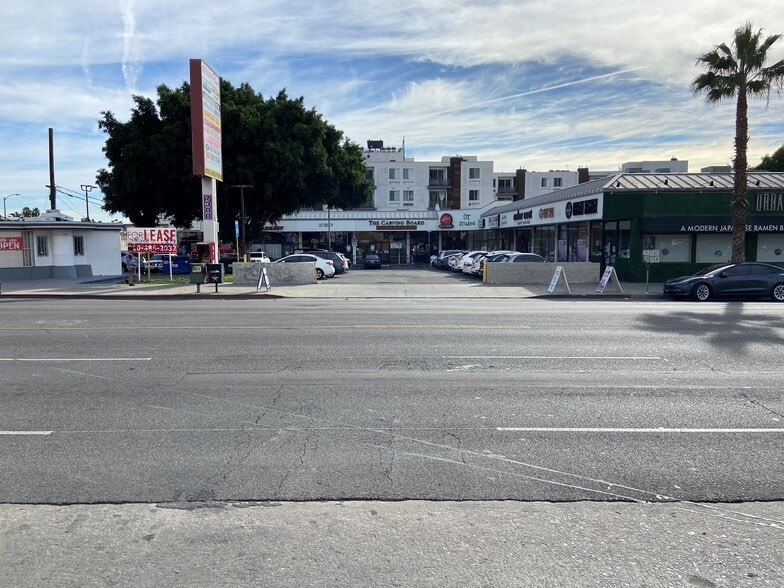 More Photos Of 7300 W Sunset Blvd, Los Angeles Storefront For Sale