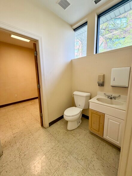 More Photos Of 853-855 Grove St. st, Irvington Healthcare For Lease