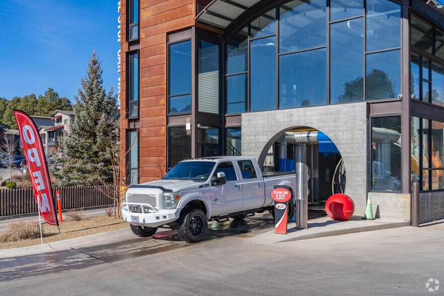 More Photos Of 2325 S Woodlands Village Blvd, Flagstaff Service Station For Sale