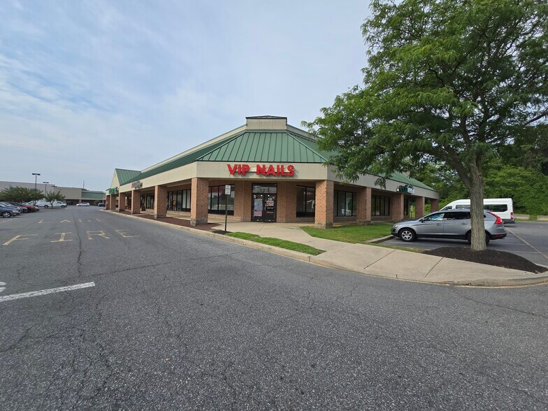 More Photos Of 1030 Forrest Ave, Dover Unknown For Lease