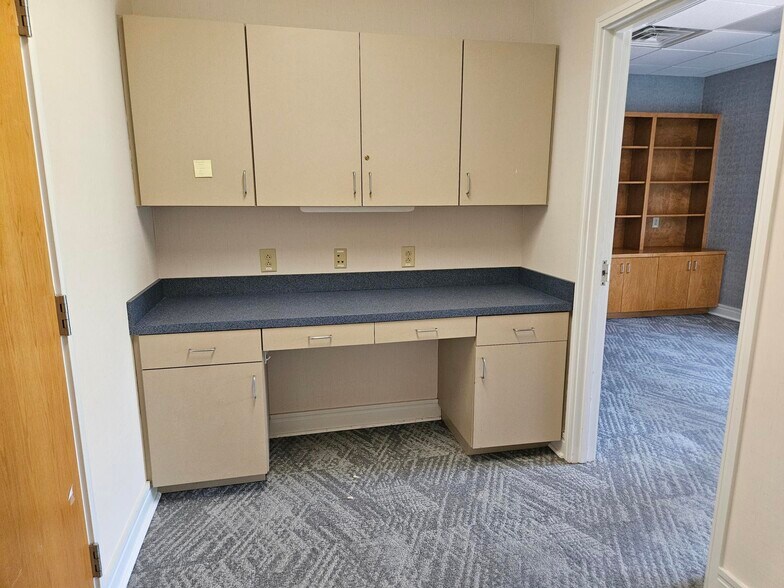 More Photos Of 2459 Emerald Pl, Greenville Medical For Sale