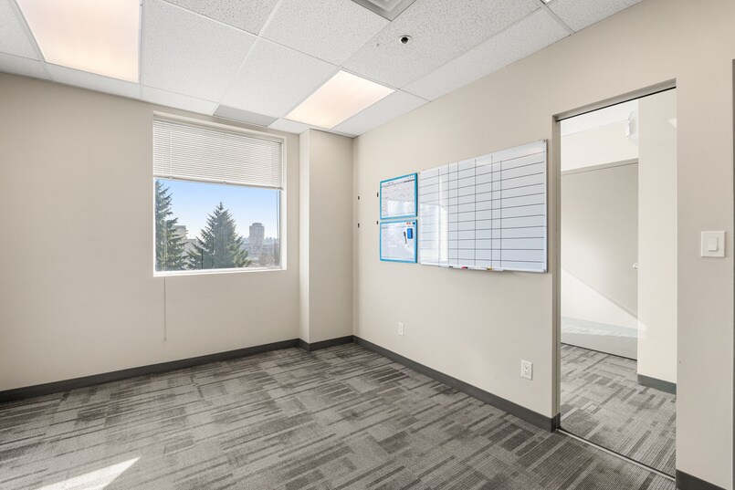 More Photos Of 2820 Ingleton Ave, Burnaby Warehouse For Lease