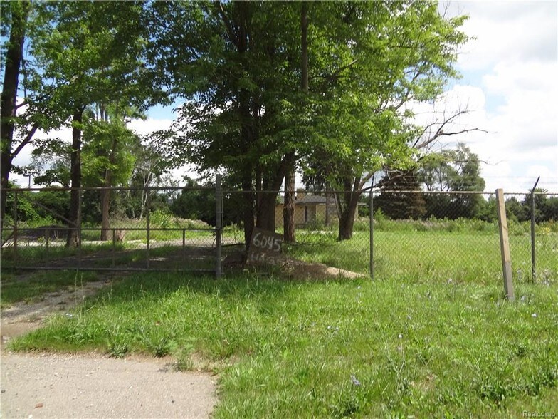 More Photos Of 6045 Haggerty Rd, Belleville Land For Lease
