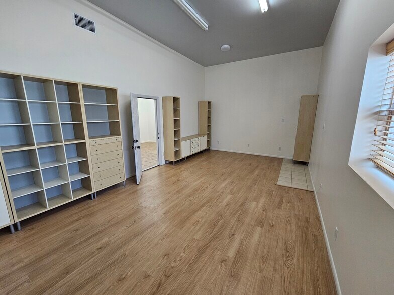 More Photos Of 1059 E 8th St, Upland Warehouse For Lease