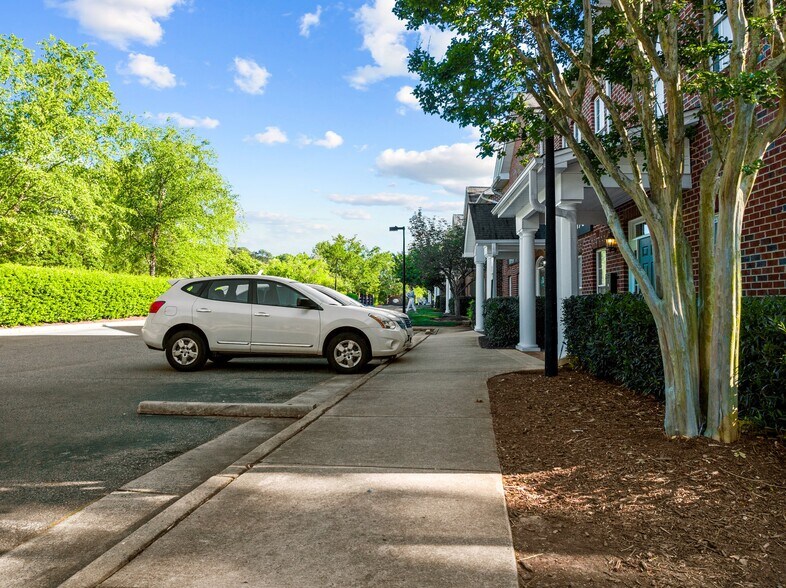 More Photos Of 6531 Creedmoor Rd, Raleigh Office For Sale