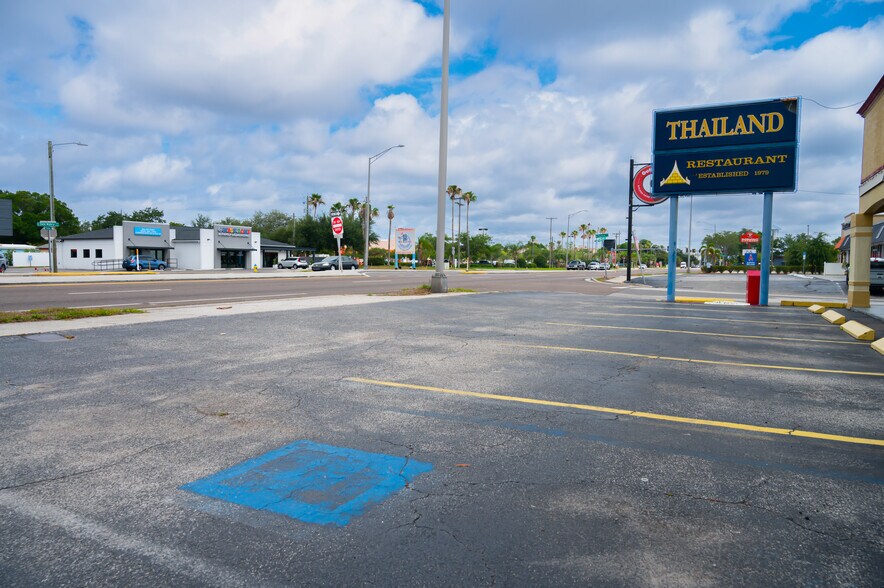 More Photos Of 3616 W Paxton Ave, Tampa Restaurant For Sale