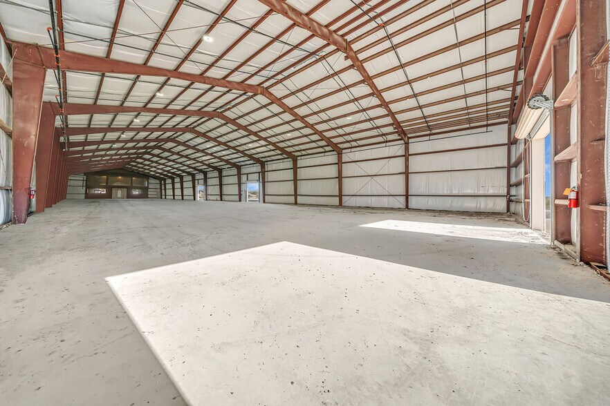 More Photos Of 3411 FM465, Seguin Warehouse For Lease