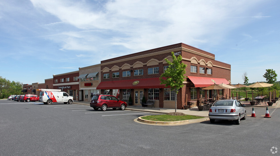 Primary Photo Of 8927 Fingerboard Rd, Urbana Storefront Retail Residential For Lease