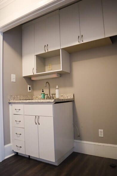 More Photos Of 5540 Mcneely Dr, Raleigh Office For Sale