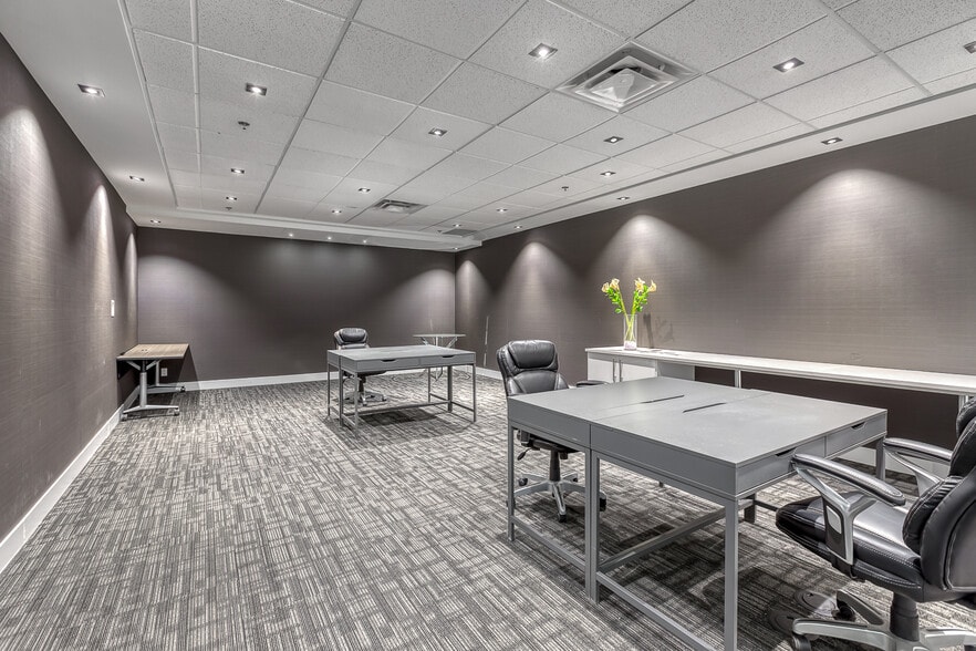 More Photos Of 718 8th Ave SW, Calgary Office For Sale