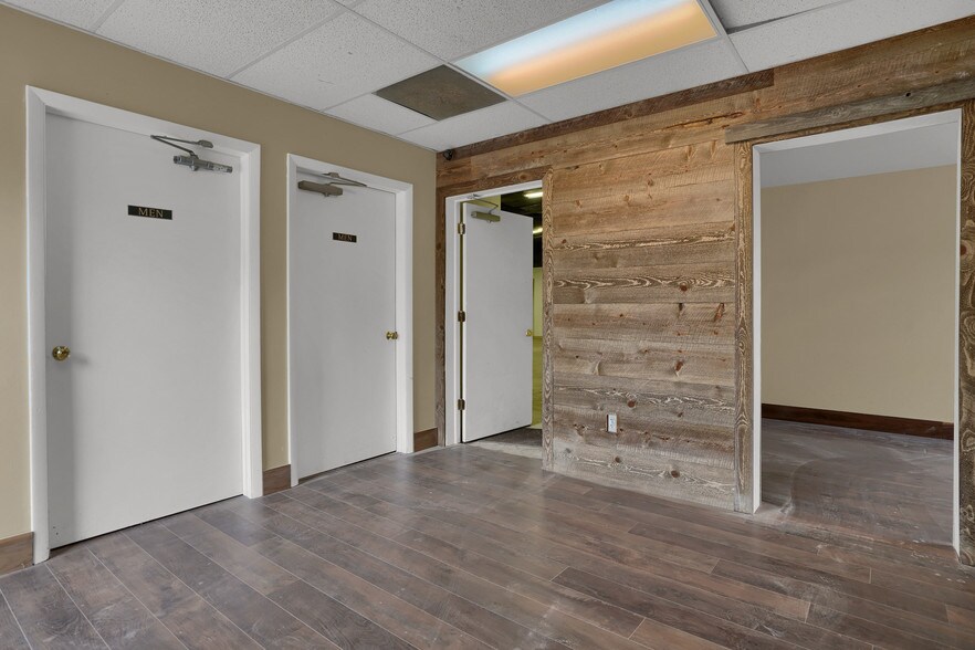 More Photos Of 1025-1033 Ford St, Colorado Springs Warehouse For Lease