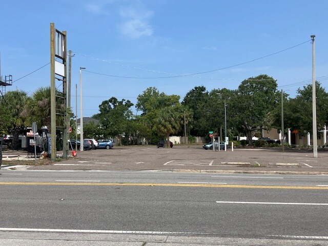 More Photos Of 3519 Henderson Blvd, Tampa Freestanding For Sale