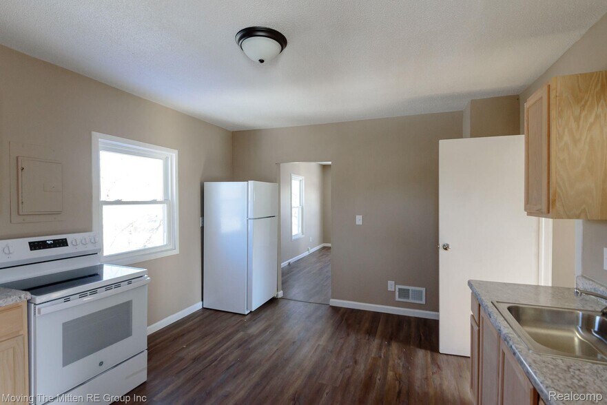 More Photos Of 230 Almyra Ave, Monroe Apartments For Sale