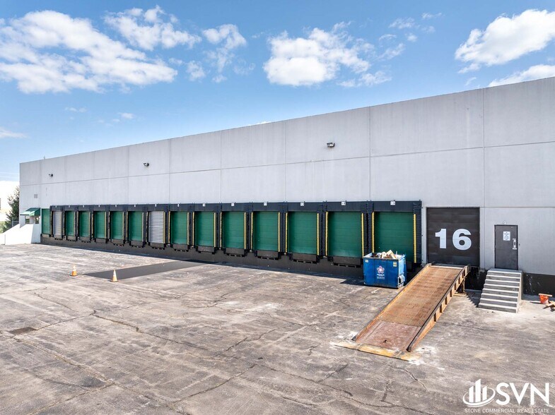More Photos Of 2450 Palumbo Dr, Lexington Warehouse For Lease
