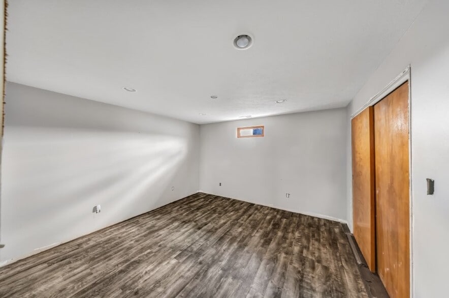 More Photos Of 5982 W State Road 32, Anderson Service Station For Sale