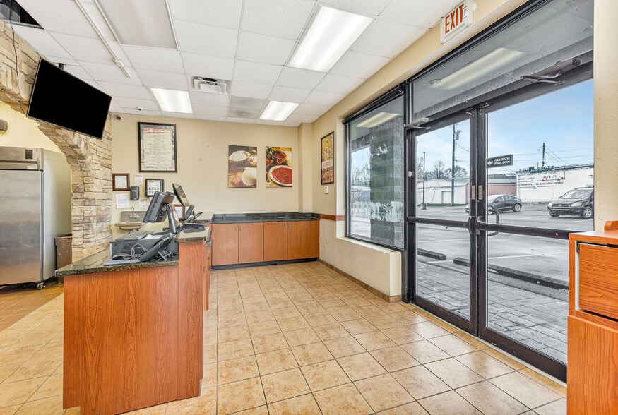 More Photos Of 920 Loveland-Madeira Rd, Loveland Storefront For Lease