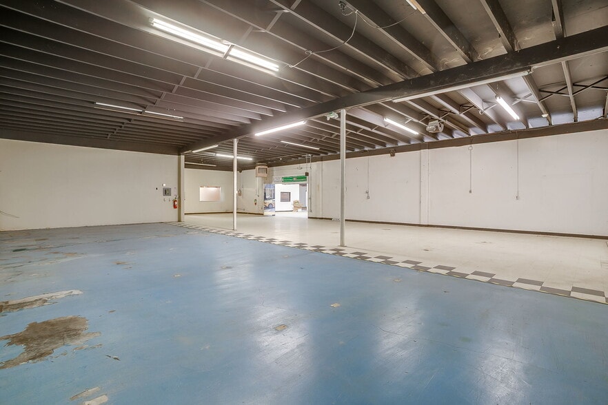 More Photos Of 5938 Eden Dr, Haltom City Warehouse For Lease