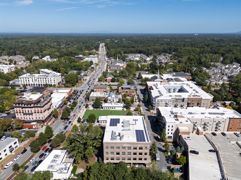 More Photos Of 415 S Broad St, Alpharetta Office For Sale