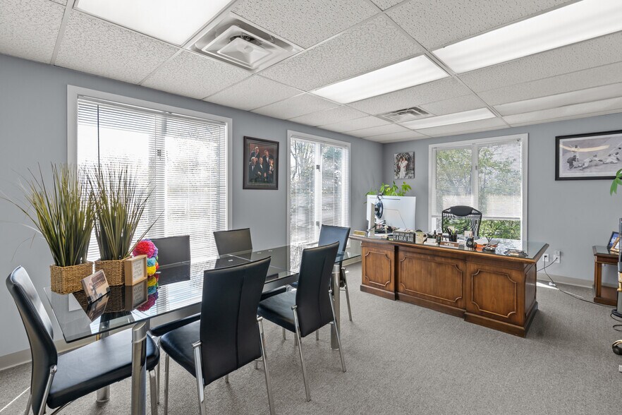 More Photos Of 33 College Hill Rd, Warwick Apartments For Lease
