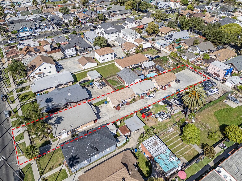 More Photos Of 1565 W 51st St, Los Angeles Multifamily For Sale