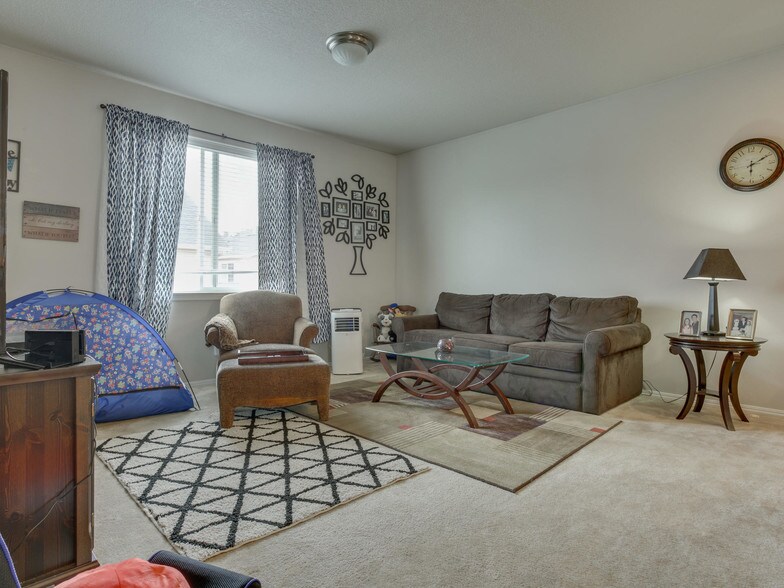 More Photos Of 1647 NE Market Dr, Fairview Apartments For Sale