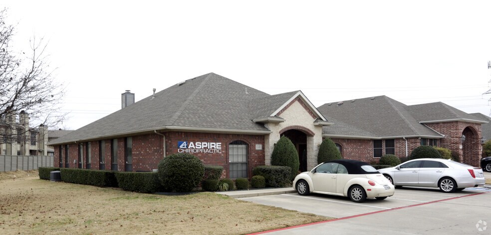 More Photos Of 124 W Harwood Rd, Hurst Medical For Lease