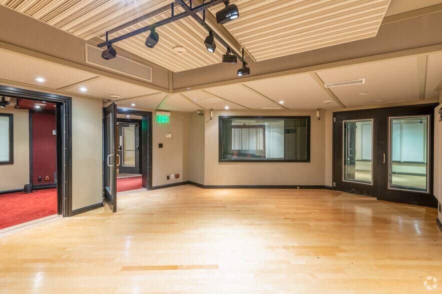 More Photos Of 266-278 Moody St, Waltham Office For Sale