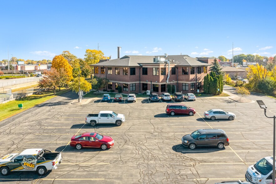 More Photos Of 491 S Washburn St, Oshkosh Office For Sale