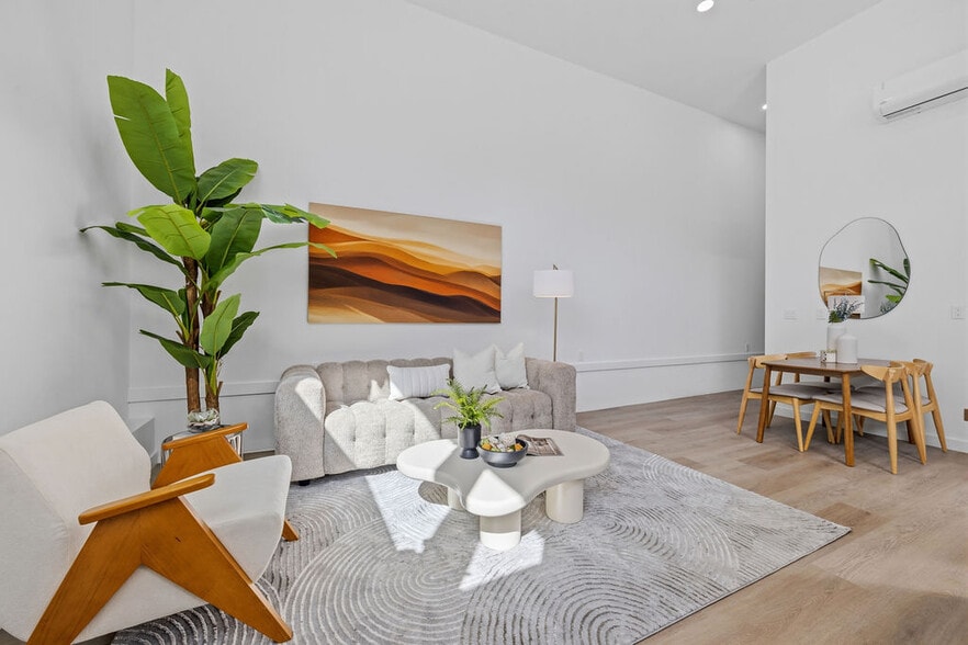 More Photos Of 2730 23rd St, San Francisco Showroom For Sale