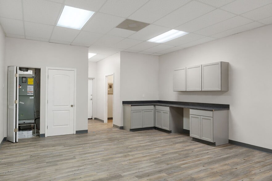 More Photos Of 1298 E Norvell Bryant Hwy, Hernando Freestanding For Sale