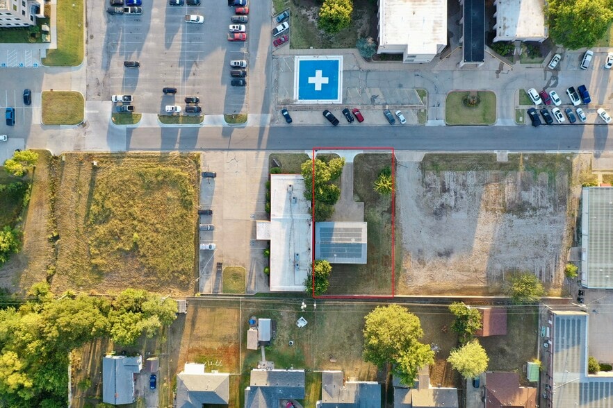 More Photos Of 1413 N Muskogee Pl, Claremore Office For Sale