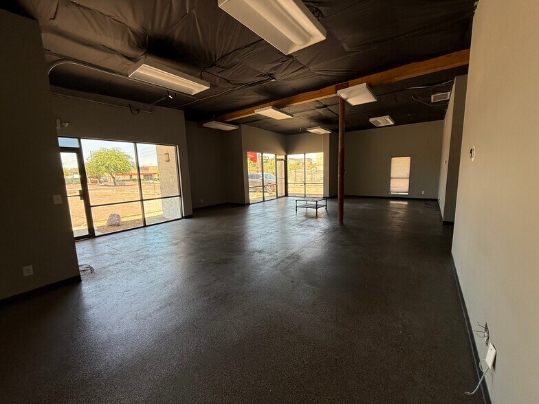 More Photos Of 113-117 S Rockford Dr, Tempe Light Manufacturing For Sale