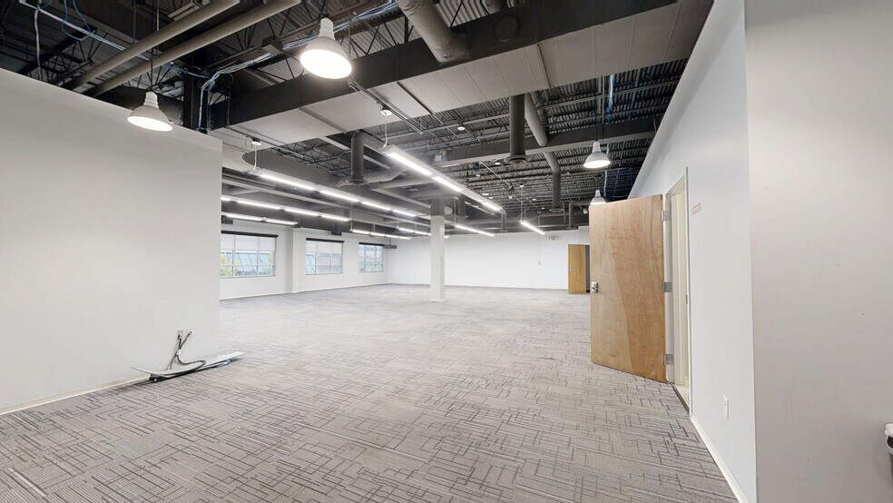 More Photos Of 6677-6683 Delmar Blvd, University City Unknown For Lease