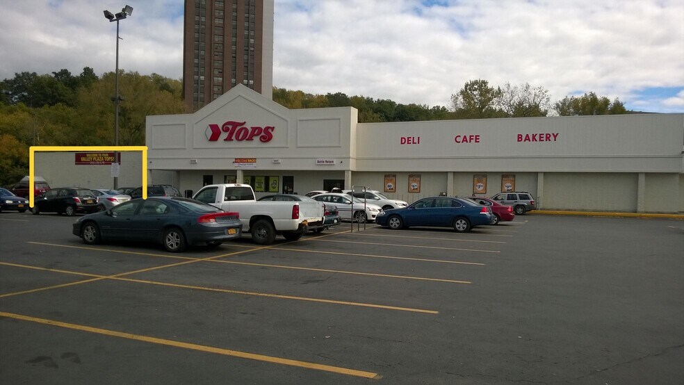 More Photos Of 4141 S Salina St, Syracuse Unknown For Lease