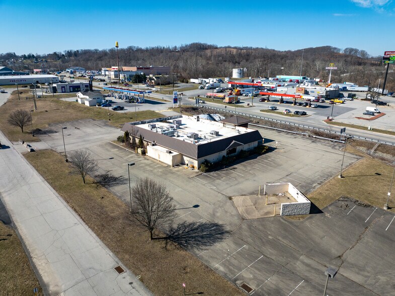 More Photos Of 206 Wilson Rd, Bentleyville Restaurant For Lease