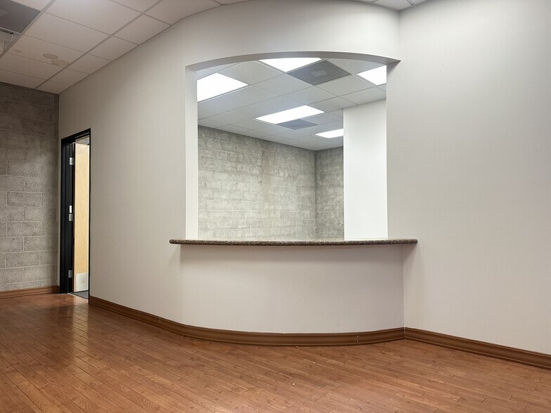 More Photos Of 120 N Maclay Ave, San Fernando Storefront For Lease