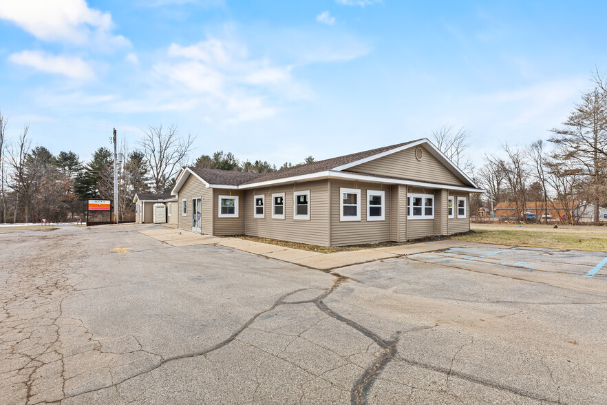 Primary Photo Of 201 W Saginaw Rd, Sanford Freestanding For Sale