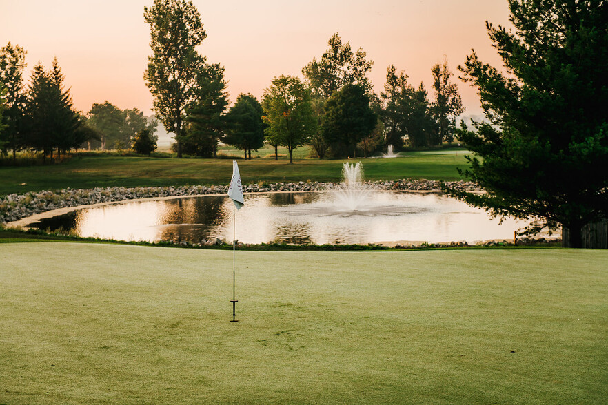 Primary Photo Of 324183 Mount Elgin Rd, South-West Oxford Golf Course Driving Range For Sale